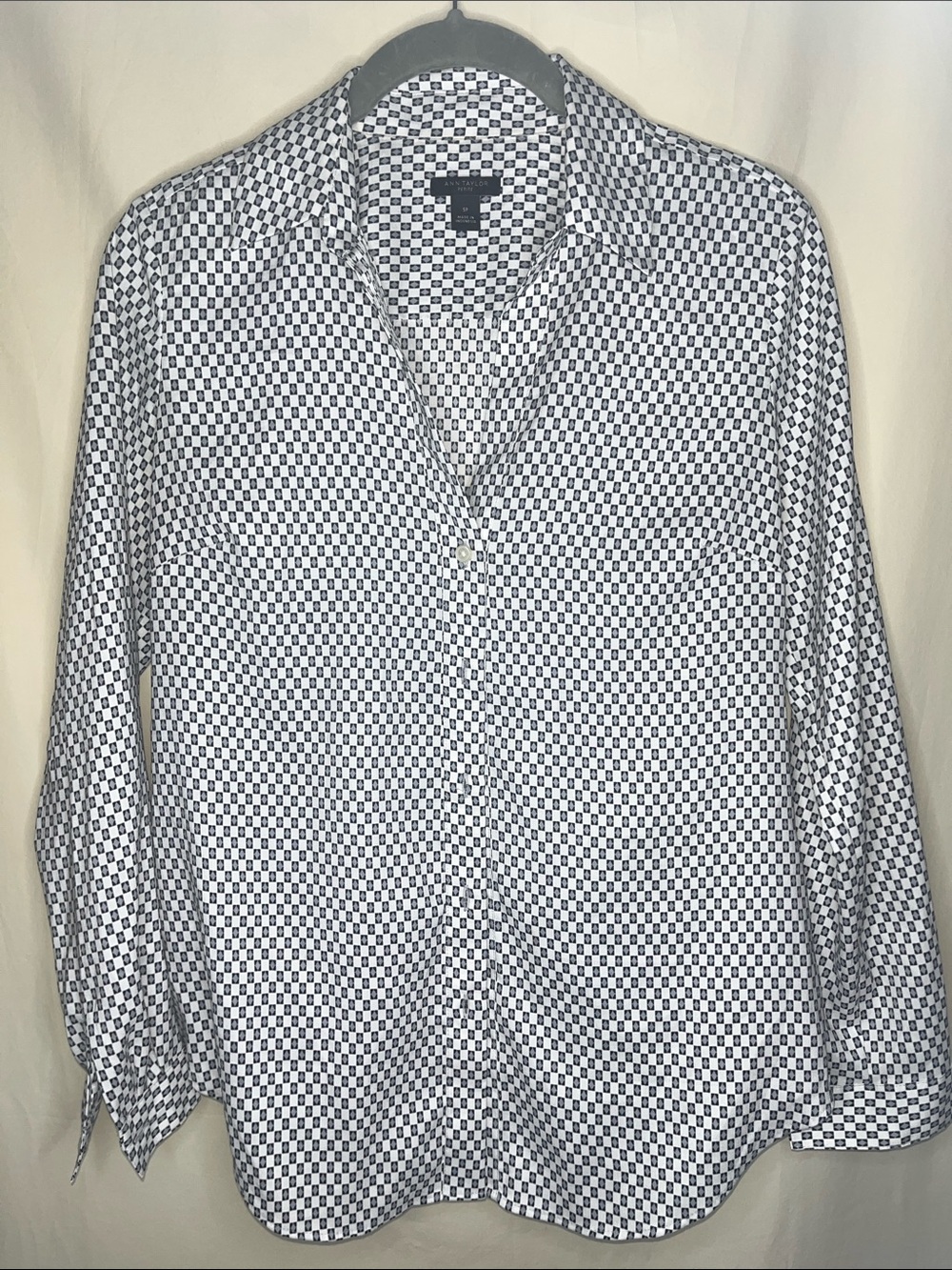 Ann Taylor Women’s Black and White Checked Button-Down Shirt